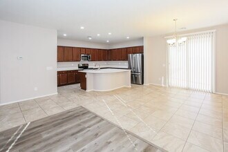 6405 S 47th Dr in Phoenix, AZ - Building Photo - Building Photo