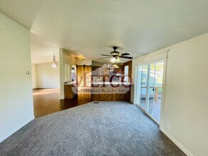 36855 Jasper Lowell Rd in Fall Creek, OR - Building Photo - Building Photo