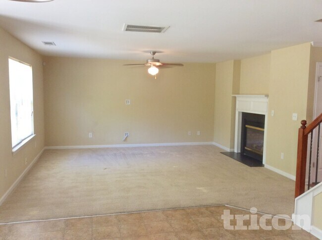 6601 Pamplona Pl in Atlanta, GA - Foto de edificio - Building Photo