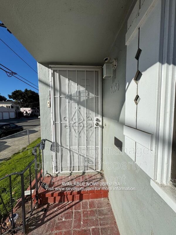 8424 Dowling St in Oakland, CA - Building Photo - Building Photo