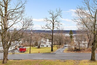 34 Hudson Terrace in Marlboro, NY - Foto de edificio - Building Photo