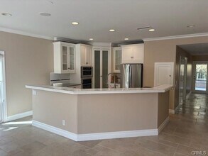 107 E Avenida San Antonio in San Clemente, CA - Building Photo - Building Photo