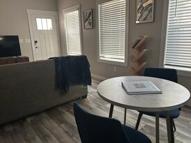 617 E 3rd St in Jacksonville, FL - Building Photo