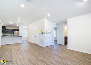 27216 Washington St in Punta Gorda, FL - Foto de edificio - Building Photo