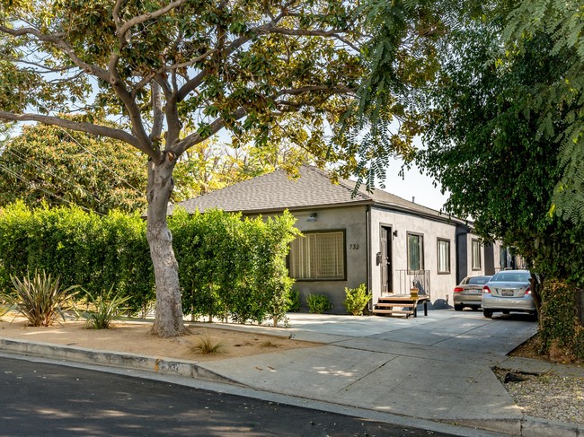 4 Units in Silver Lake in Los Angeles, CA - Building Photo - Primary Photo