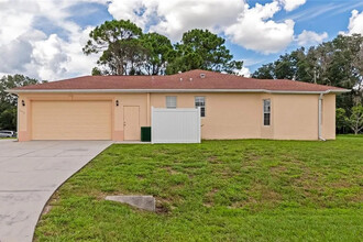 90 Barbary Ln in North Port, FL - Building Photo - Building Photo