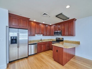 55 Temple Pl, Unit 4 in Boston, MA - Foto de edificio - Building Photo