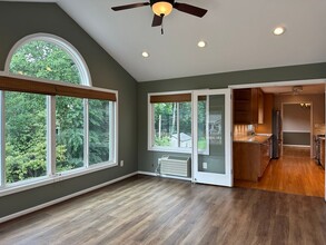 9811 Laurel St in Fairfax, VA - Building Photo - Building Photo