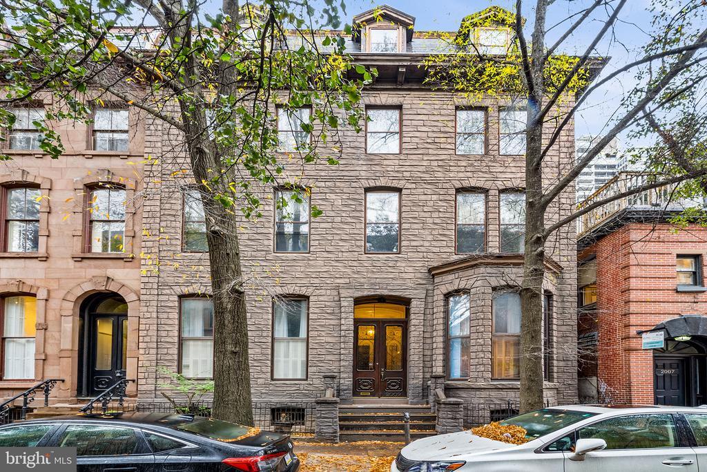 2009 Spruce St in Philadelphia, PA - Building Photo