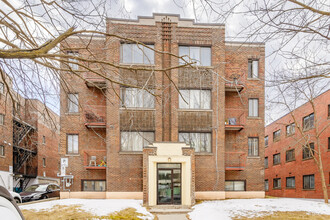 3750 De La Côte-Sainte-Catherine Ch in Montréal, QC - Building Photo - Building Photo