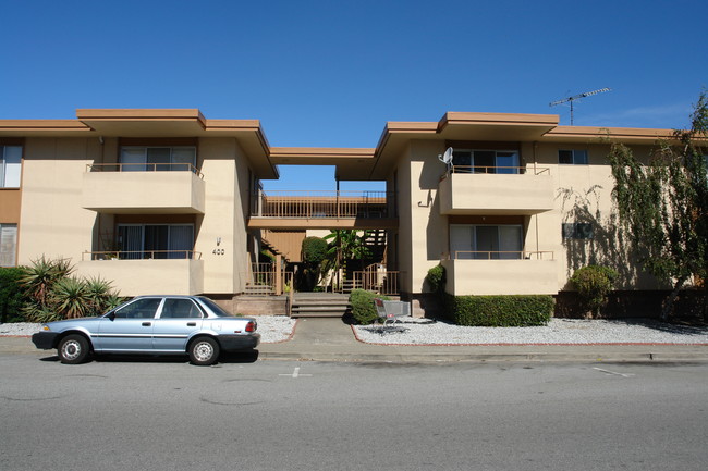 400 Richmond Dr in Millbrae, CA - Building Photo - Building Photo