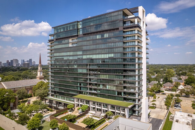 The River Oaks in Houston, TX - Building Photo - Building Photo