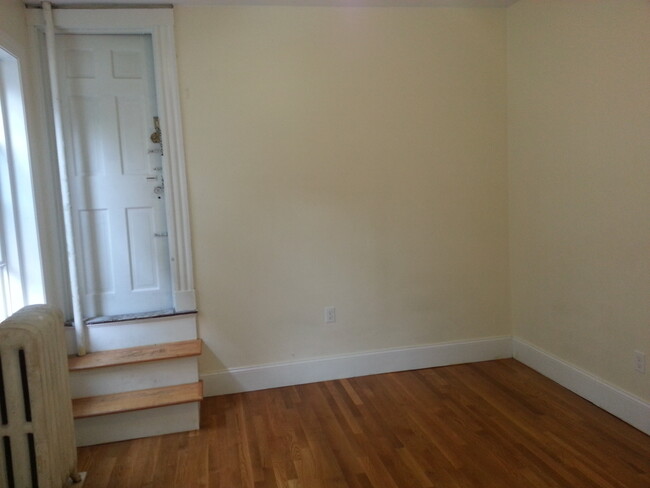 56 Egmont St, Unit 2 in Brookline, MA - Building Photo - Building Photo