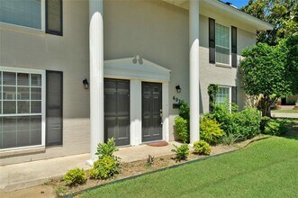 602 S Church St in Grapevine, TX - Building Photo - Building Photo