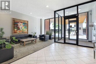 2951 Riverside Dr. in Ottawa, ON - Building Photo - Building Photo