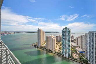 325 S Biscayne Blvd, Unit LPH17 in Miami, FL - Foto de edificio - Building Photo