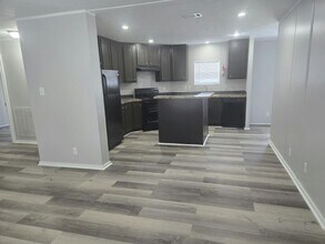 7071 Greenbrier Village Dr in Lakeland, FL - Building Photo - Building Photo
