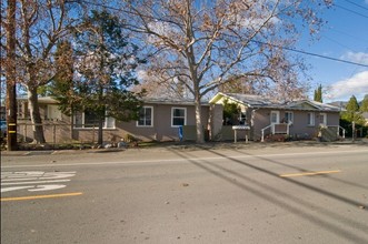 1701 Lake St in Calistoga, CA - Building Photo - Building Photo