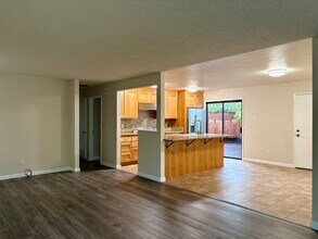 1139 Meridian Cir in Santa Rosa, CA - Building Photo - Building Photo