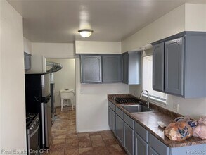 14960 Alberta Ave in Warren, MI - Building Photo - Building Photo