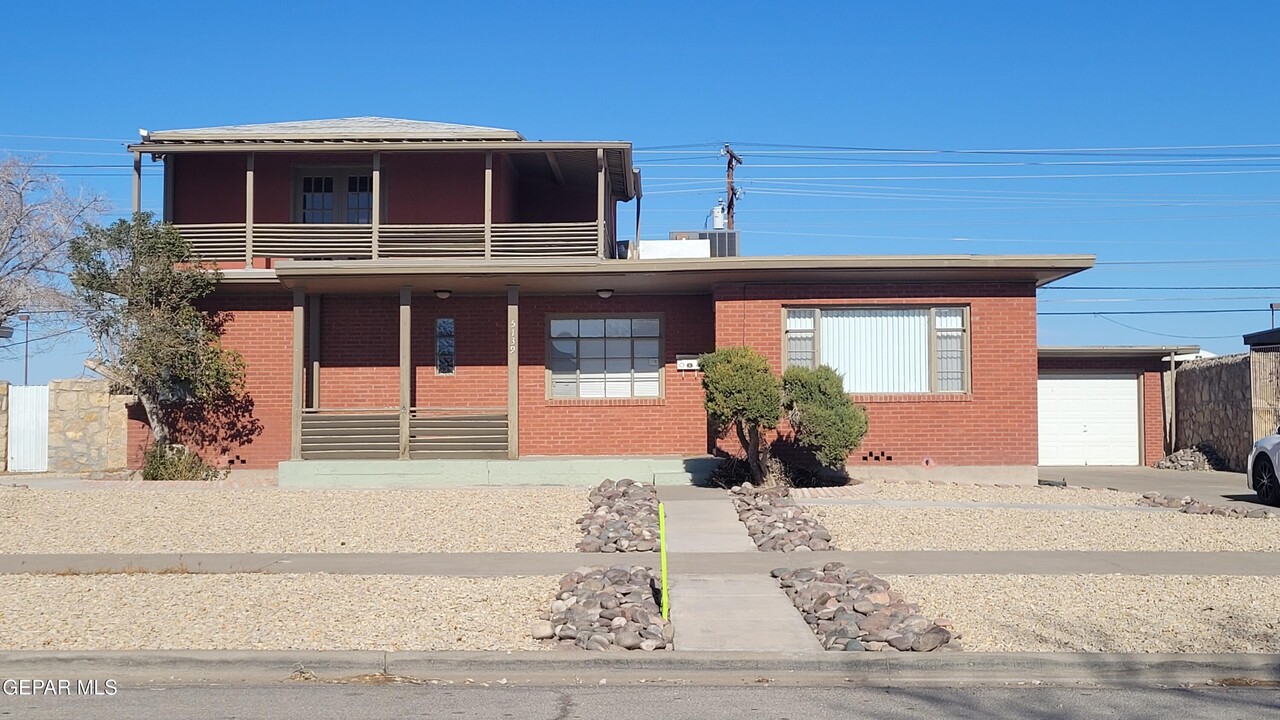 5139 Timberwolf Dr in El Paso, TX - Building Photo