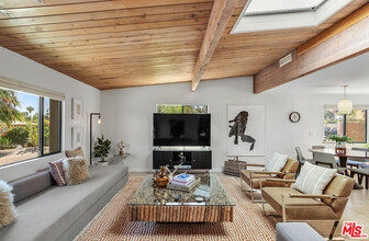 550 E Miraleste Ct in Palm Springs, CA - Building Photo - Building Photo
