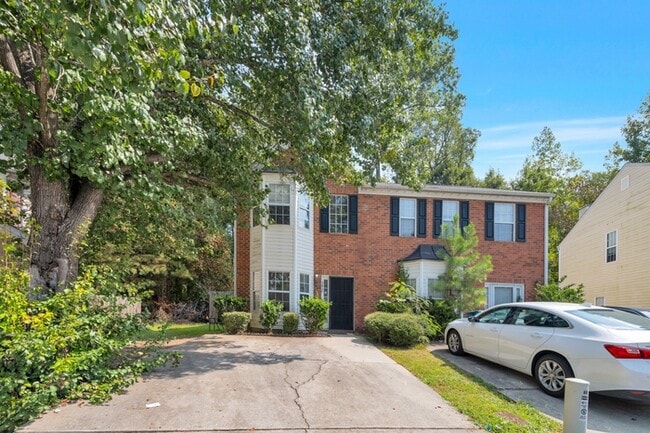 property at 5450 Hampton Ct