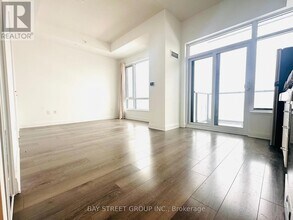 3220 Sheppard Ave E in Toronto, ON - Building Photo - Building Photo