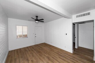 844 W Hazelwood St-Unit -#2 in Phoenix, AZ - Building Photo - Building Photo