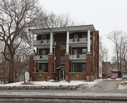 3623-3625 Summit St Apartamentos