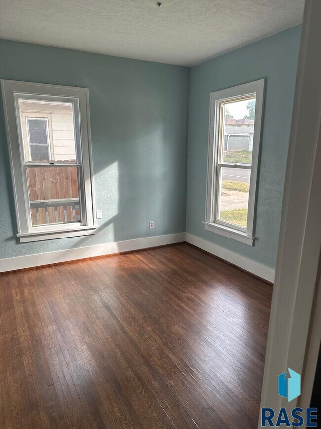 427 S Prairie Ave in Sioux Falls, SD - Building Photo - Building Photo