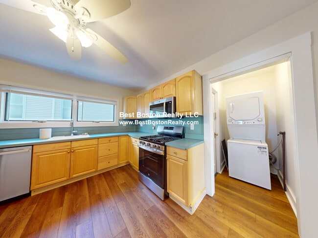 12 Electric Ave in Somerville, MA - Building Photo - Building Photo