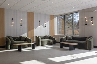 Oasis in Bridgeport, CT - Foto de edificio - Building Photo