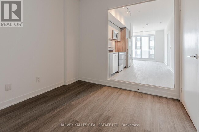 100 Eastdale Ave in Toronto, ON - Building Photo - Building Photo