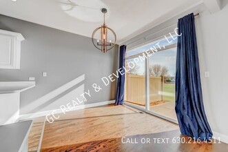 1103 Coventry Cir in Glendale Heights, IL - Foto de edificio - Building Photo