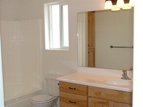 351 S 300 E in Cedar City, UT - Building Photo - Building Photo