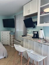 53 Winnapaug Rd in Westerly, RI - Building Photo - Building Photo