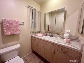 22855 Vanowen St, Unit 4 in Los Angeles, CA - Building Photo - Building Photo