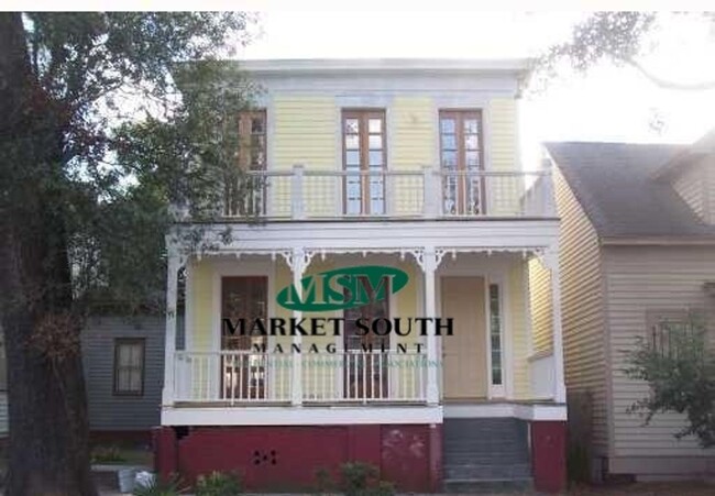 property at 211 W Henry St