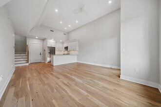 8 Husted Ln in New Canaan, CT - Foto de edificio - Building Photo