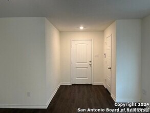 4878 Via Sonoma Trail in Converse, TX - Building Photo - Building Photo