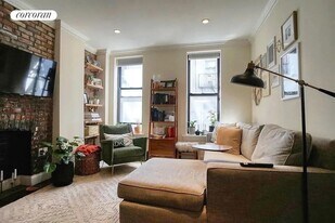 604 E 9th St in New York, NY - Building Photo