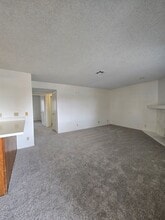 7948 Diamond Rock Way in Las Vegas, NV - Building Photo - Building Photo