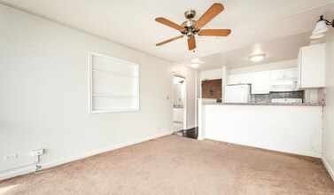 98-450-450 Koauka Loop in Aiea, HI - Building Photo - Building Photo