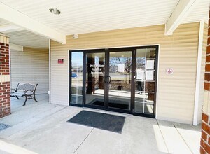 Parkview Senior Apartments in Buffalo, NY - Foto de edificio - Building Photo