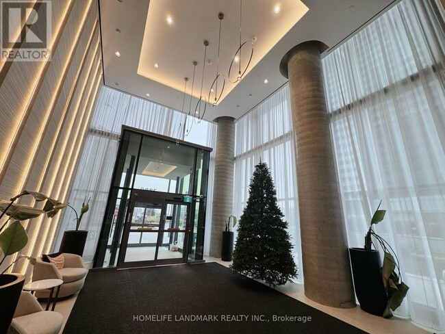 7890 Jane St in Vaughan, ON - Building Photo - Building Photo