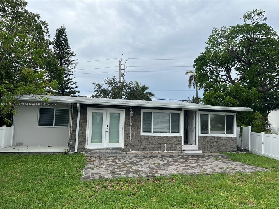 1254 Cordova Rd in Fort Lauderdale, FL - Building Photo