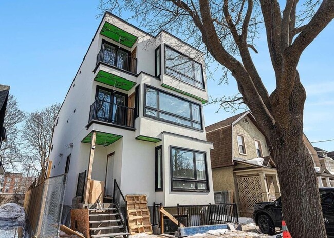 61 Pinehurst Ave in Ottawa, ON - Building Photo - Building Photo