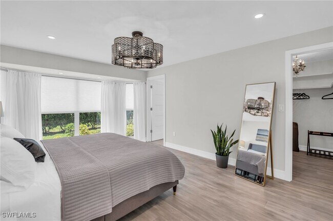 property at 2649 Longboat Dr