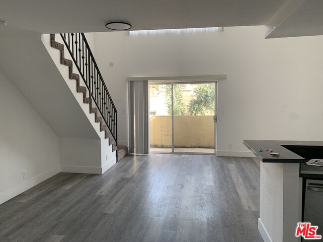 420 S Harvard Blvd in Los Angeles, CA - Foto de edificio - Building Photo